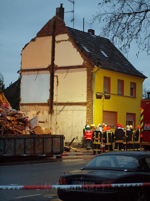 Hausexplosion Bruehl bei Koeln Pingsdorferstr P596.JPG